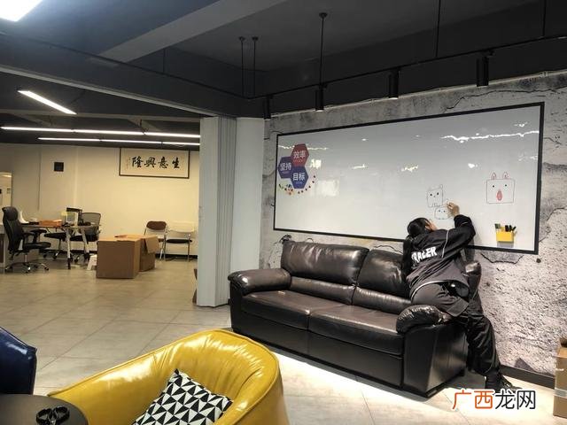 公园里健身器材,小区健身器材名称大全拉臂力