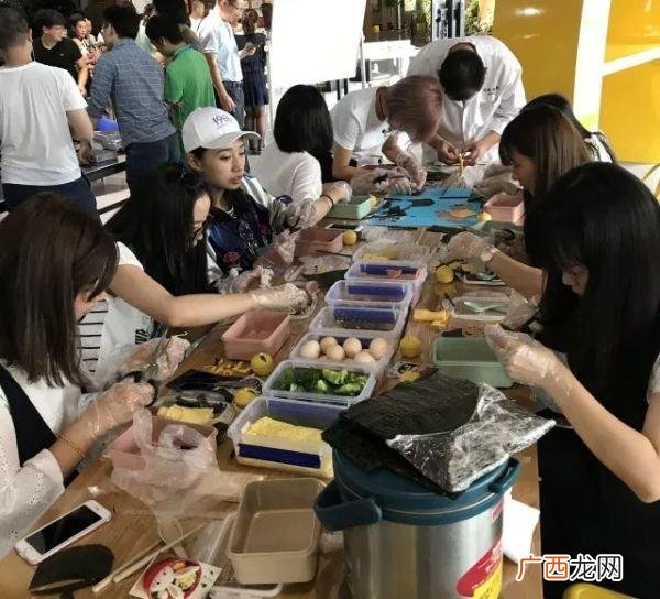 国外户外团建游戏大全 团建室内活动游戏