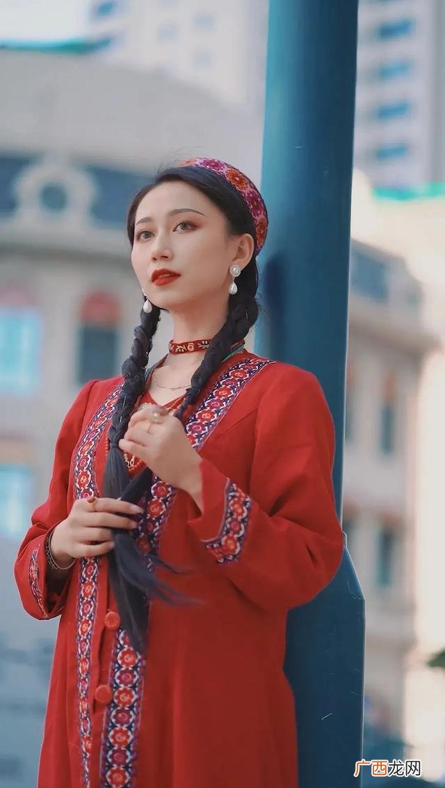 关于服装的项目背景,创业服装出租项目背景