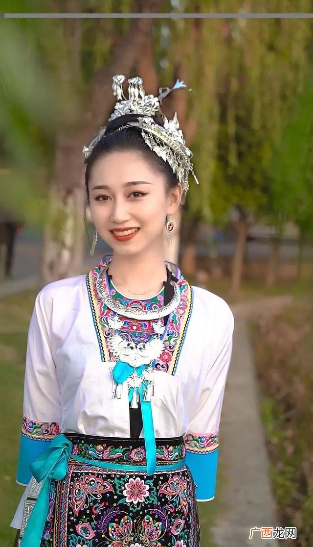 关于服装的项目背景,创业服装出租项目背景
