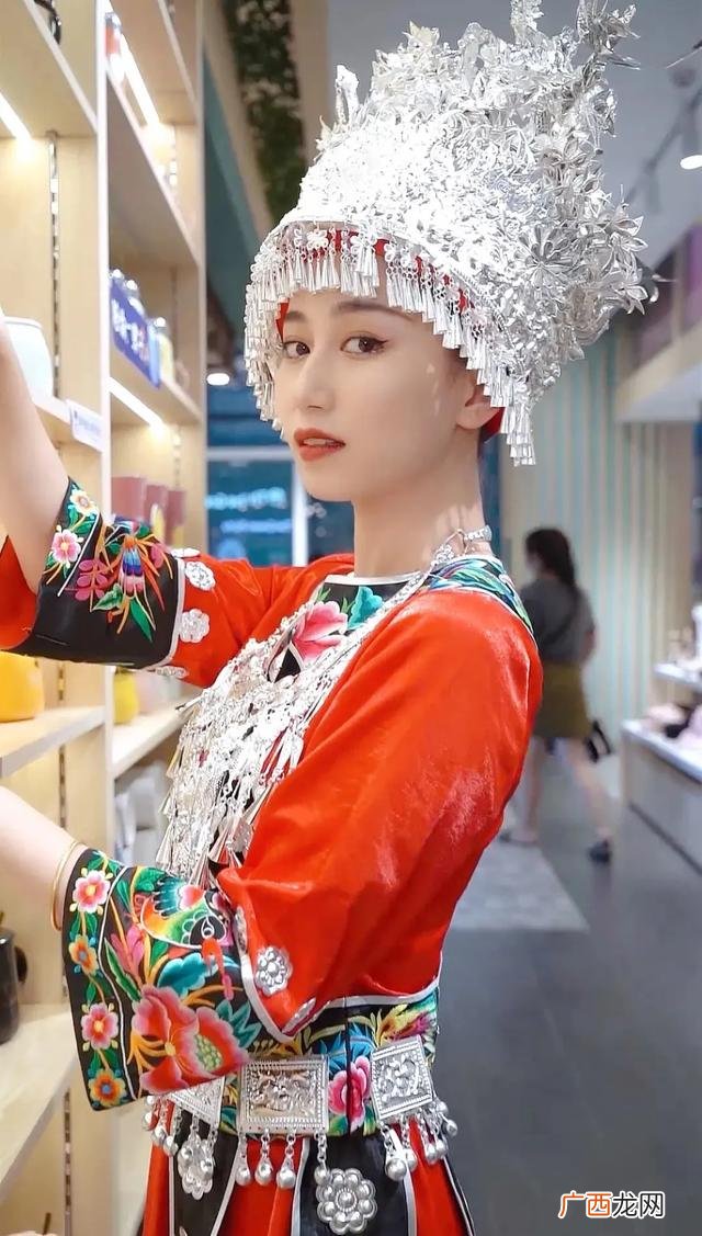 关于服装的项目背景,创业服装出租项目背景
