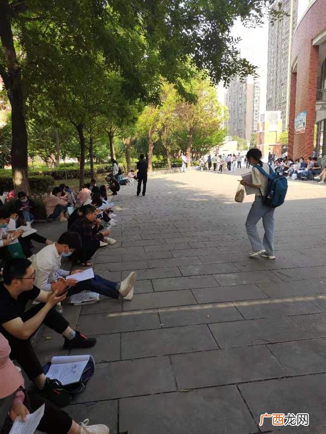 二建建筑好考吗 二建证好考么