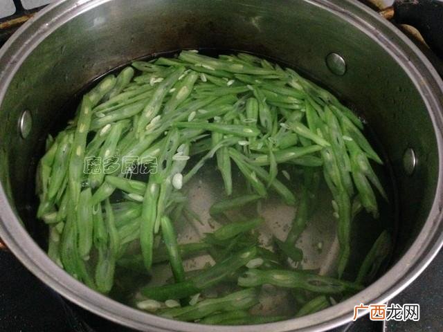 四季豆炒木耳胡萝卜 四季豆炒木耳