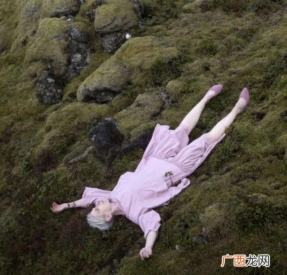 变美不分年龄句子,创业不分年龄的说说