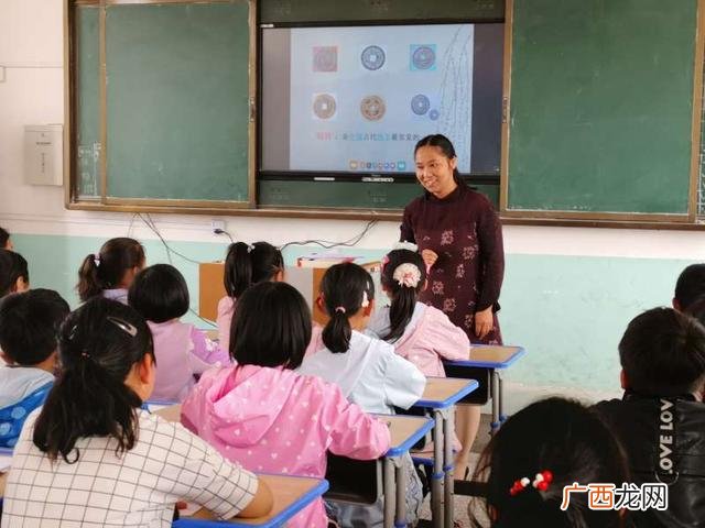 大学生买花情况,花店创业ppt