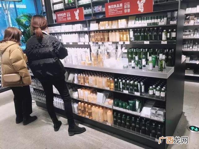 二元店货品怎么摆放 二元店装修