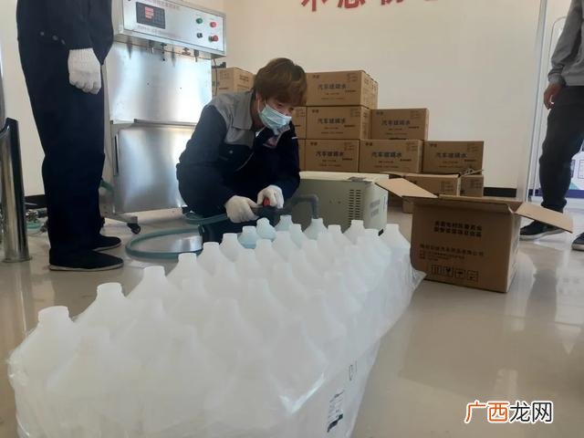 卖玻璃水一个月能挣多少钱 自己生产玻璃水赚钱吗