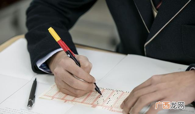二建证有什么用吗 建造师证有什么作用