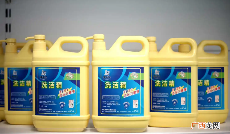 洗洁精洗衣液加工厂加盟多少钱？洗衣液加盟办厂前景怎么样