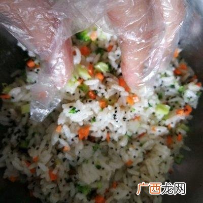 三角饭团图片卡通 三角饭团图片