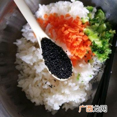 三角饭团图片卡通 三角饭团图片
