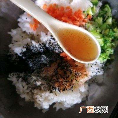 三角饭团图片卡通 三角饭团图片