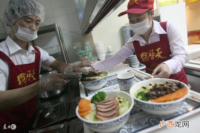 开个快餐店挣钱吗 韬乐园快餐店加盟费