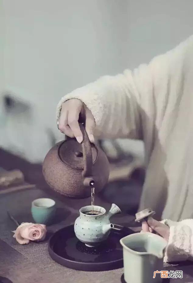 女人排湿气有几种方法,五花祛湿茶