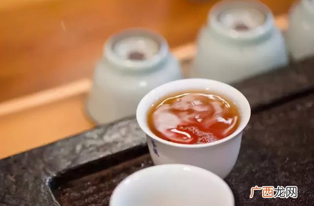 女人排湿气有几种方法,五花祛湿茶