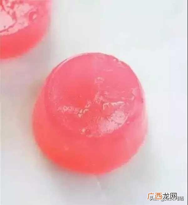 小苏打加洗衣液洗衣服 怎么做洗衣液的视频