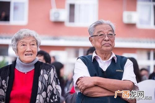 87岁老太太创业,80岁老太创业