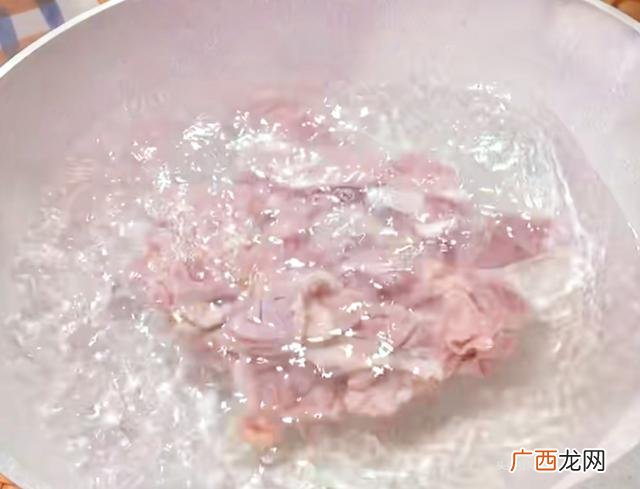 广东肠粉的做法教程,蒸肠粉视频教程