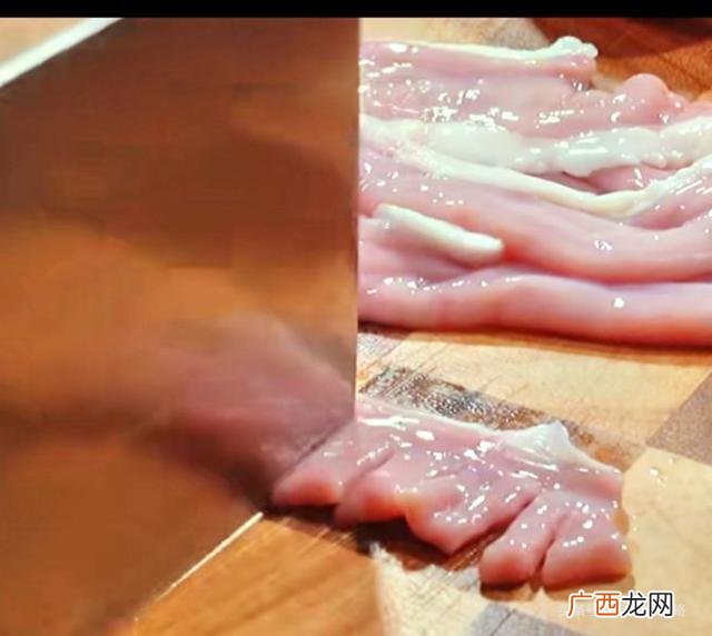 广东肠粉的做法教程,蒸肠粉视频教程