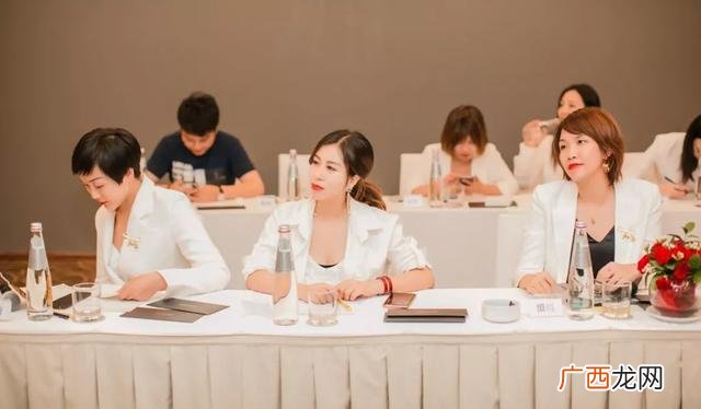 女人要对自己好软文,一群女人创业的软文