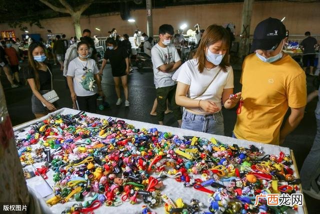 卖玩具利润一天3000,想摆地摊卖什么比较好
