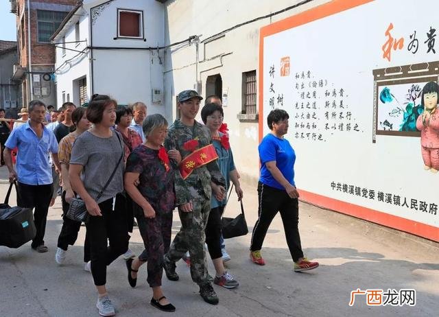 小兵仔敬礼图片,小兵哥图片