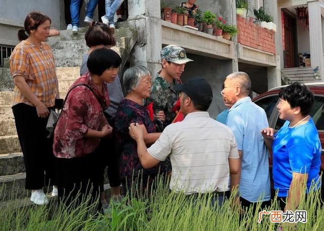 小兵仔敬礼图片,小兵哥图片