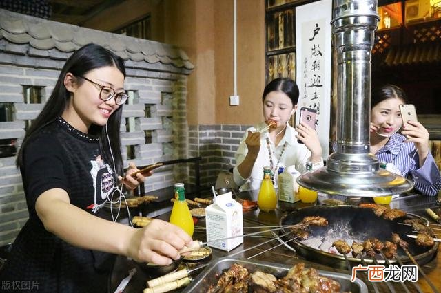 2020摆摊暴利小生意 2019年适合女人做的小生意