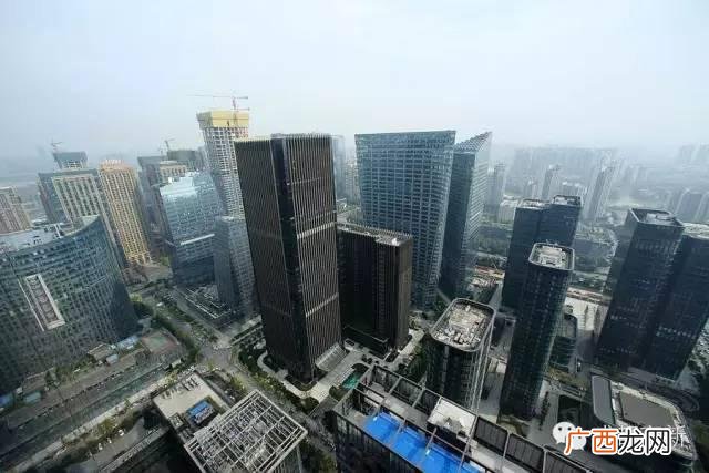 成都银泰中心房价是多少,成都高端商场购物中心