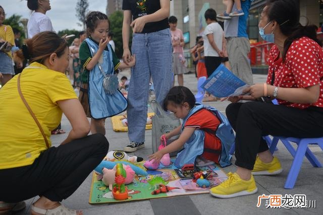 夏天广场摆摊小孩娱乐设备,街头儿童摆摊游乐项目
