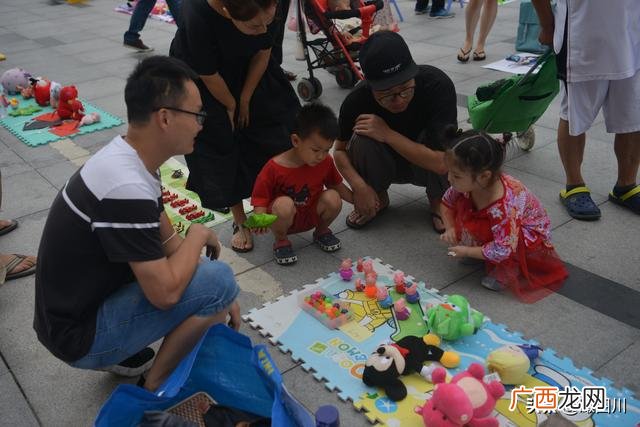 夏天广场摆摊小孩娱乐设备,街头儿童摆摊游乐项目