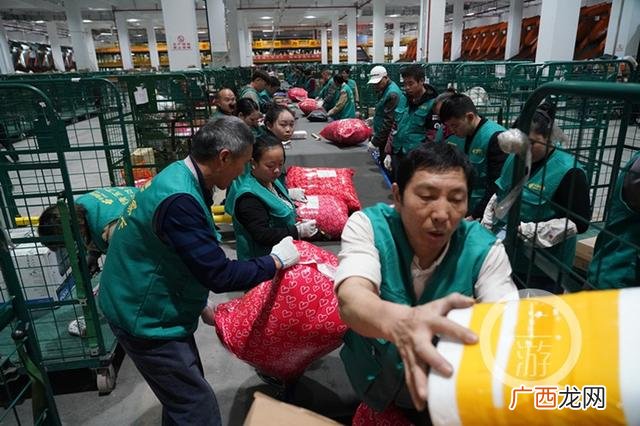 2358是什么意思 进口休闲百货加盟店