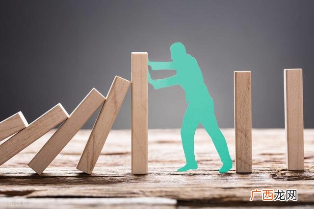 27岁先创业还是先买房 没钱是先买房子还是创业