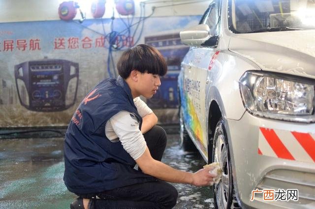 如何一年挣30万 2万块钱能创业吗