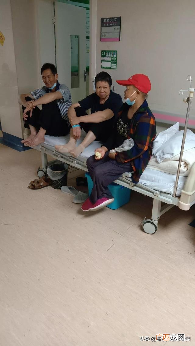以坚持为话题的作文素材,关于创业的话题作文素材