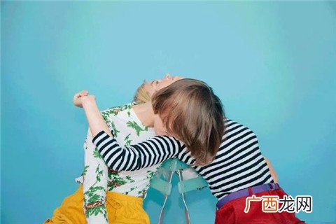 和女朋友之间的聊天话题,跟女朋友合适的聊天话题