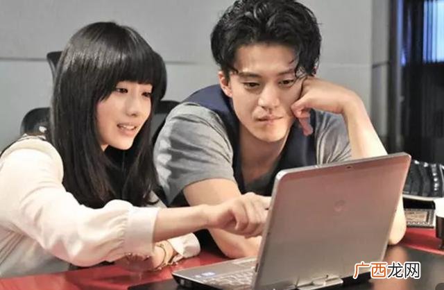 女主从小倒追男主小说,非常创业男主开的是大众什么车