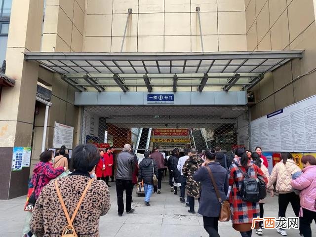 成都国际商贸城地铁站 成都两元店批发市场