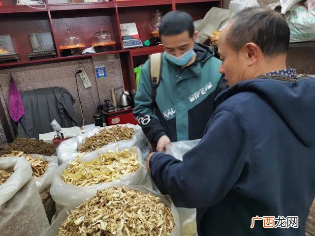 成都国际商贸城地铁站 成都两元店批发市场
