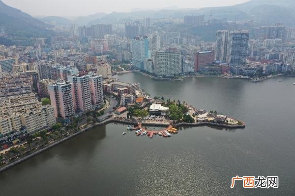 云南个旧以生产锡为主,个旧锡文化创业