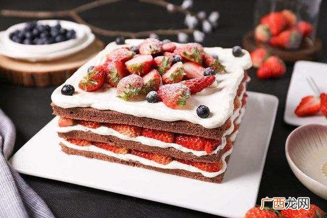 小袋装的蛋糕过期10天 袋装蛋糕