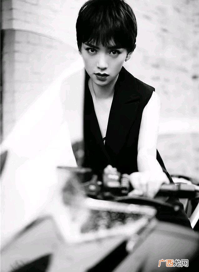 女演员李晓峰的简介 李晓峰图片