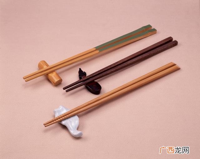 开一次性餐具厂一年赚,做一次性筷子赚钱吗