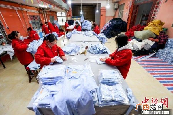 有没有服装代加工合作的,如何找代工厂做衣服