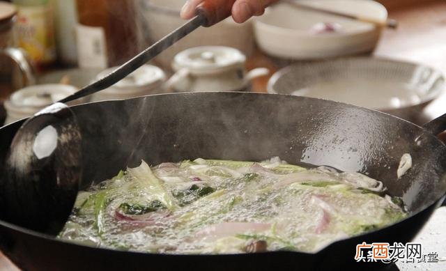 家庭辣椒油简单做法,辣椒面怎么做辣椒油