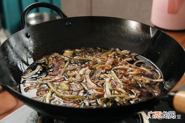 家庭辣椒油简单做法,辣椒面怎么做辣椒油