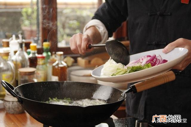 家庭辣椒油简单做法,辣椒面怎么做辣椒油