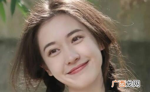 女生问你多大了高情商男生该怎么回？