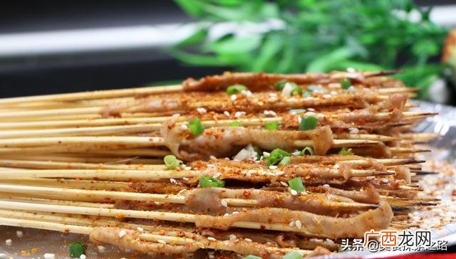 摆摊做小吃生意的技巧,小吃摆摊最火项目