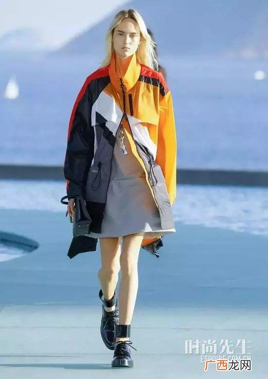 冲锋衣女款男的能穿吗 冲锋衣女